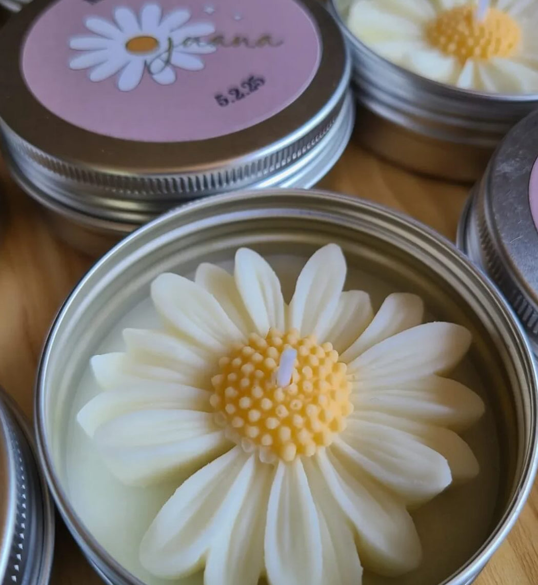 Daisy toppers in tin